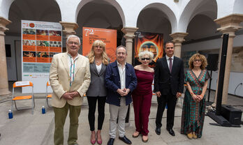Roberto Rivera Solano I Premio Internacional de Teatro Clsico Odiseo y Penlope del Festival de Mrida con Heronas de Troya