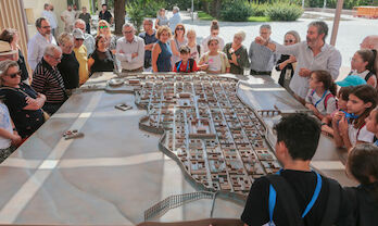 La plaza Margarita Xirgu de Mrida muestra una maqueta en 3D de la ciudad en el siglo II