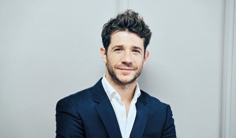 Andrs Salado vuelve a dirigir a la Orquesta de Extremadura fomentando talento joven