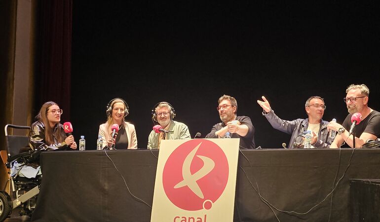 Festival de Mrida explica su apuesta por la accesibilidad en el programa especial de El sol sale por el oeste por el Da del Teatro
